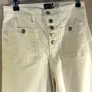 Scoop White Jeans. Size 0. Wide leg. Perfect for Spring